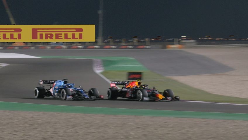 GP de Qatar: Checo Pérez araña el podio y Hamilton gana con jerarquía