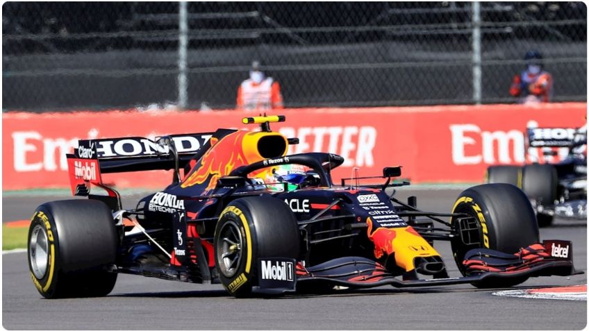 Checo Pérez hace historia a mitad del GP de México, en duelo con Hamilton