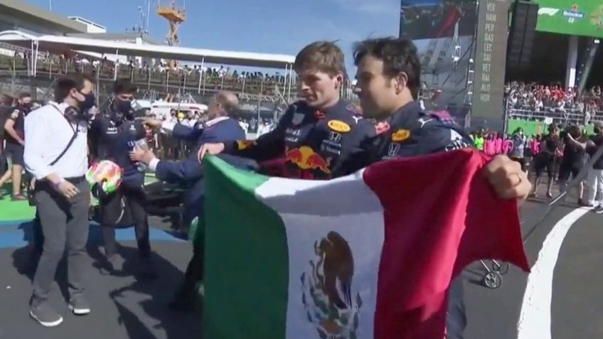 Checo Pérez y Verstappen se entregan a la gente tras el 1-3 en el GP de México
