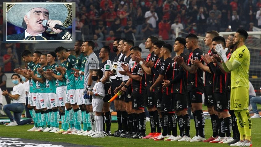 ¡Piel chinita! Vicente Fernandez recibe homenaje en la final Atlas vs León (VIDEO)
