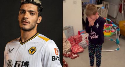 Raúl Jiménez emociona a pequeño fan en Navidad; su reacción se viraliza (VIDEO)