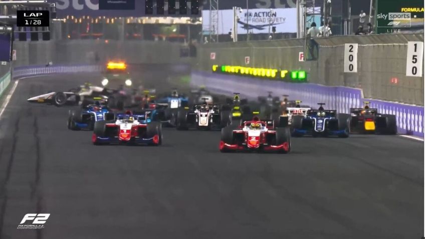 ¡Grave accidente en F2! Helicóptero traslada a heridos por choque en la largada (VIDEO)