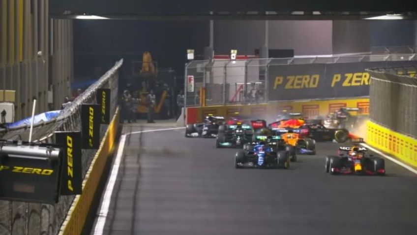 Checo Pérez defiende a Leclerc tras chocarlo y abandonar el GP de Arabia Saudita