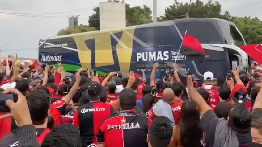 Liga MX: Así fue la violenta bienvenida de la afición del Atlas a los Pumas
