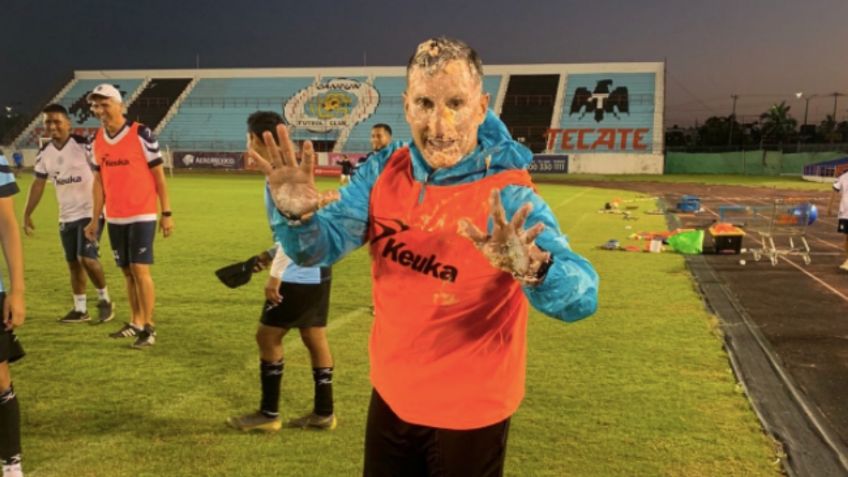 Chaco Giménez celebra 40 años con pastelazo y fila india en Cancún (VIDEO)