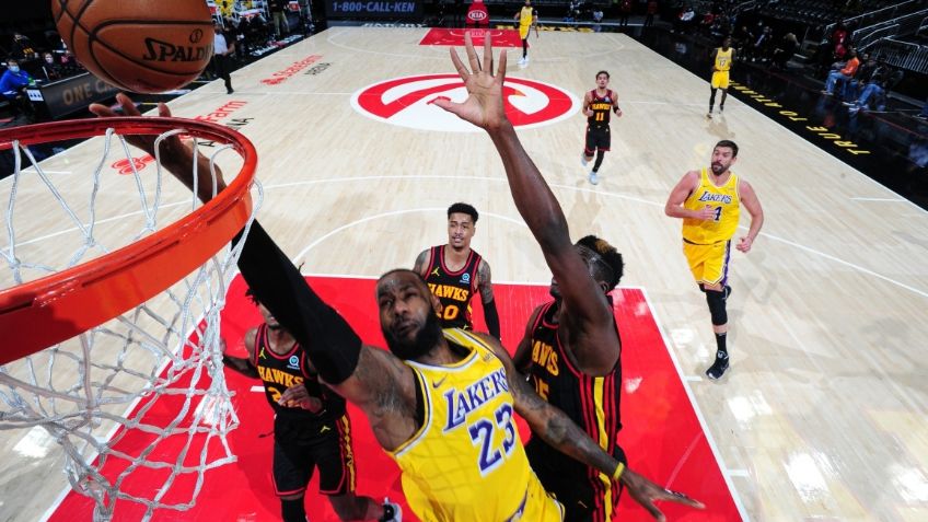 Lakers: LeBron y Davis cortan las alas de los Hawks; resultados NBA (1 de febrero)