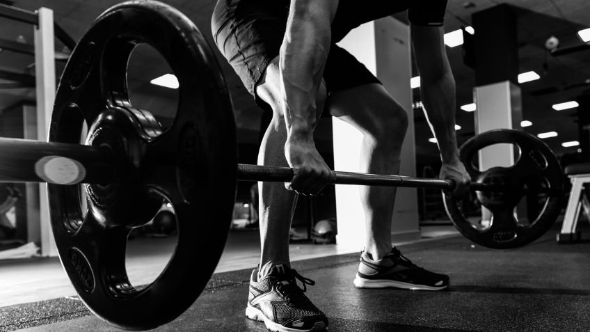 Este es el truco más efectivo para mejorar tus ejercicios de fuerza (VIDEO)