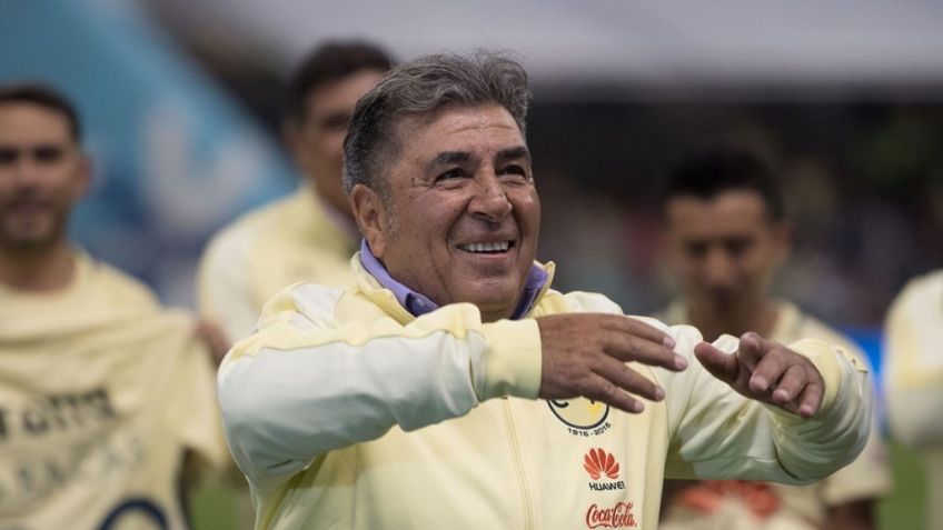 Carlos Reinoso, leyenda del Club América, recibe vacuna contra Covid-19