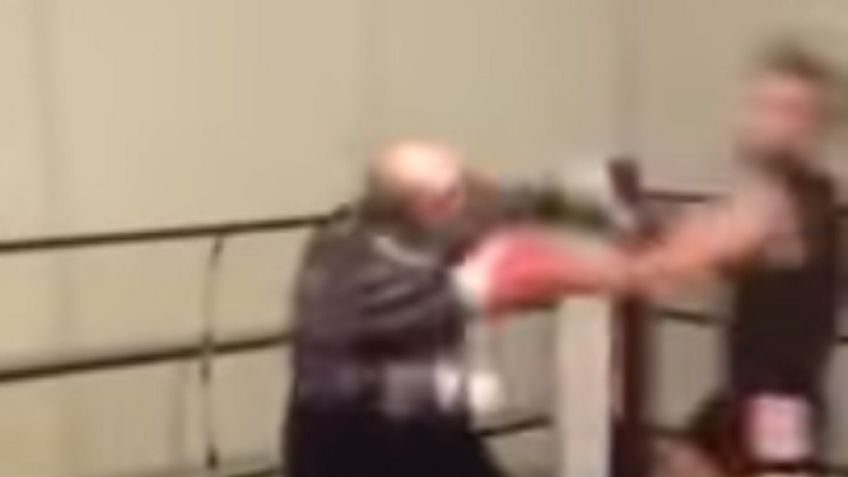 Abuelo propina brutal golpiza en el ring a boxeador joven (VIDEO VIRAL)