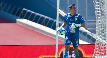 Afición de León celebra regreso de Rodolfo Cota a la titularidad ante Pumas