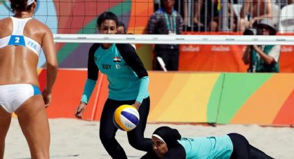 Qatar autoriza bikinis en jugadoras de voleibol de playa, pese a creencias religiosas