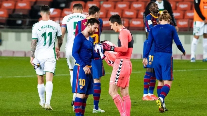 Messi sorprende a portero del Elche y le pide intercambiar camisetas (VIDEO)