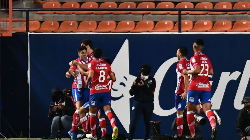 Con golazo ¡de media cancha! Atlético de San Luis iguala 2-2 ante Tigres (VIDEO)