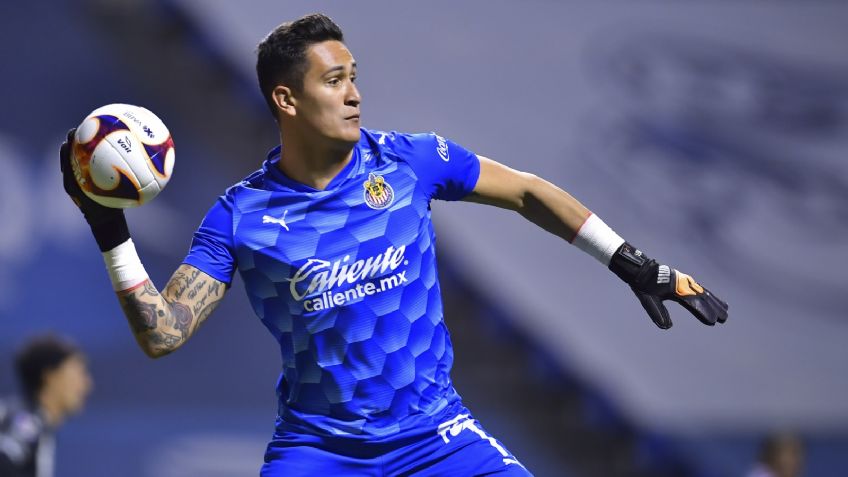 Chivas: Hija de Raúl Gudiño traía torta bajo el brazo y firma importante contrato