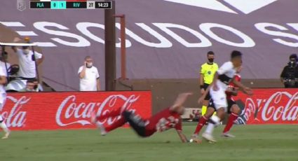 ¡Escalofriante! Jugador de River Plate sufre fractura en Copa Argentina (VIDEO)