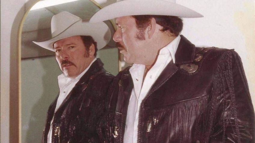 Lalo Mora desmiente su show en el Super Bowl y llena de bromas las redes