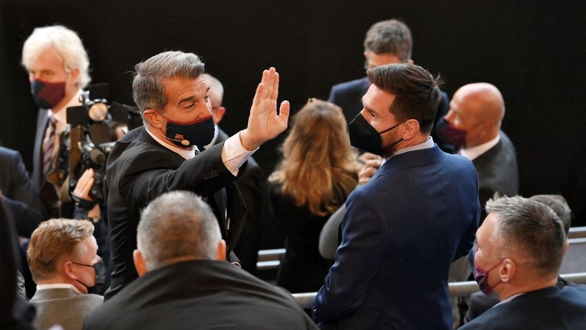 Messi da guiño sobre su futuro en Barcelona en investidura de Laporta (VIDEO)