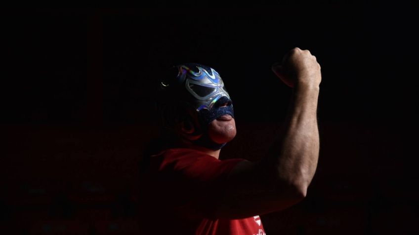 FUERA DEL RING: Entre telas e hilos, la vida de Euforia como mascarero enmascarado