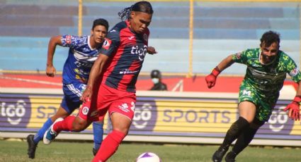 Gullit Peña anota otro gol con el FAS, donde ya es capitán (VIDEO)