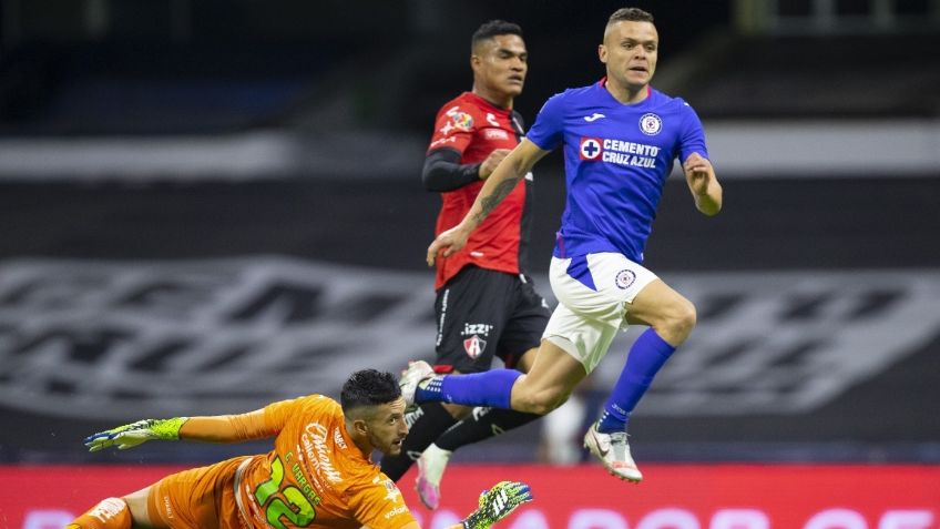 Cabecita y Romo sacan al Cruz Azul de los problemas que les metió el Atlas