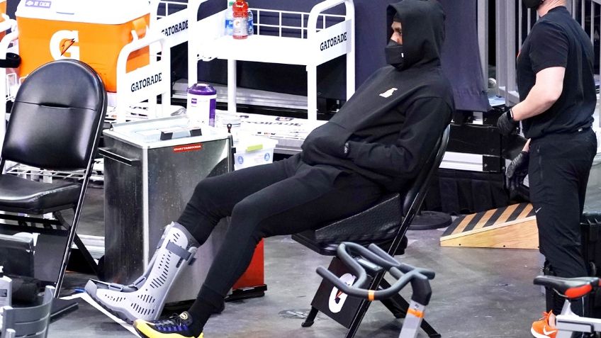 LeBron James aguarda el peor pronóstico para volver tras su lesión
