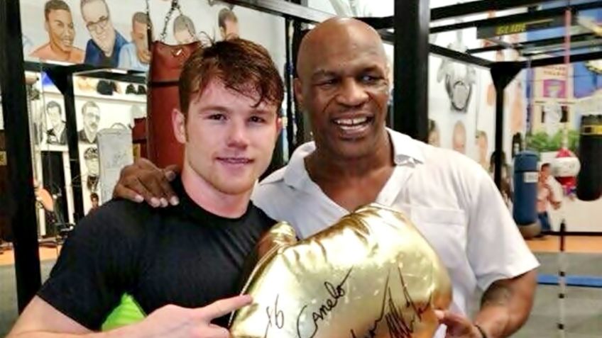 Mike Tyson le pide al Canelo Álvarez enfrentar a un campeón invicto