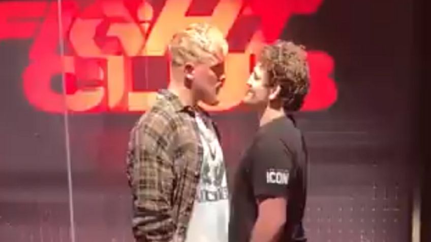 Exluchador de UFC lanza brutal manotazo a youtuber previo a pelea (VIDEO)