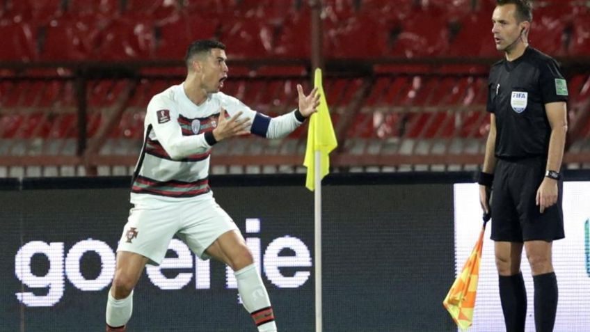 Berrinche de Cristiano Ronaldo tras gol anulado por el VAR (VIDEO)