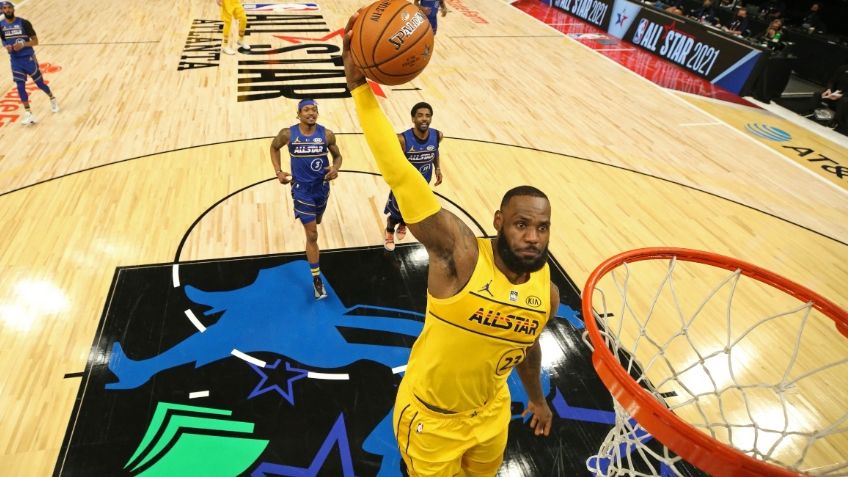 Fantasías de LeBron y Curry se llevan la noche en el All-Star Game de la NBA