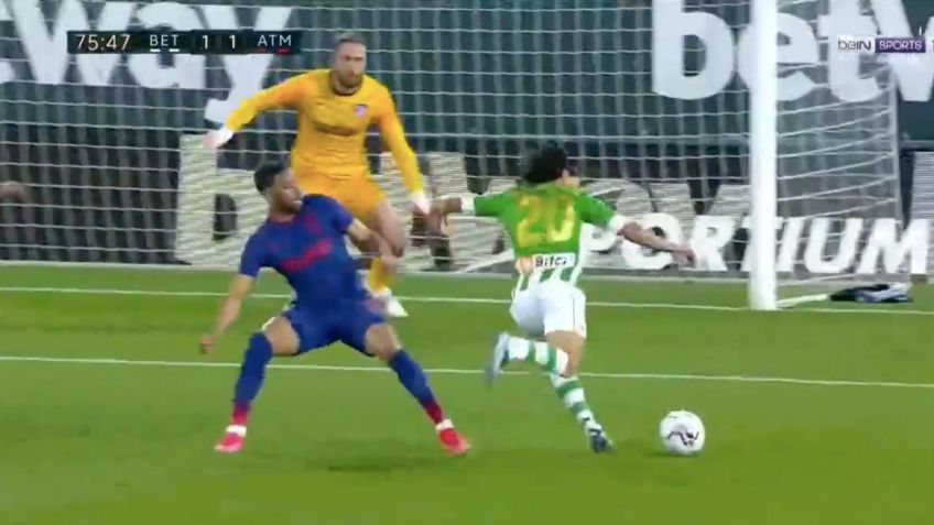 La atajada de Oblak que le negó un golazo a Diego Lainez con el Betis (VIDEO)
