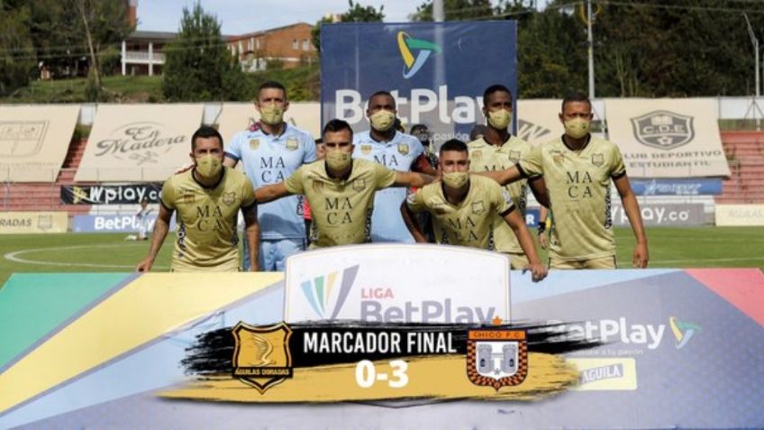 Equipo de futbol en Colombia juega con sólo siete jugadores por Covid-19