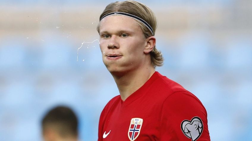 Padre de Haaland se esconde media hora en el baño para no ser visto en Barcelona