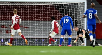 ¡Qué osote! Portero se 'come' increíble gol y deja al Arsenal con la derrota (VIDEO)