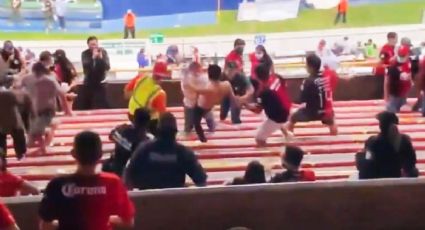 Peleas de aficionados empañan regreso a los estadios; hubo trifulca en el Jalisco (VIDEO)