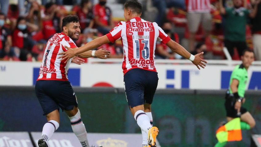 Chivas gana Clásico Tapatío y pelea de lleno el repechaje; Atlas prepara los 120 millones