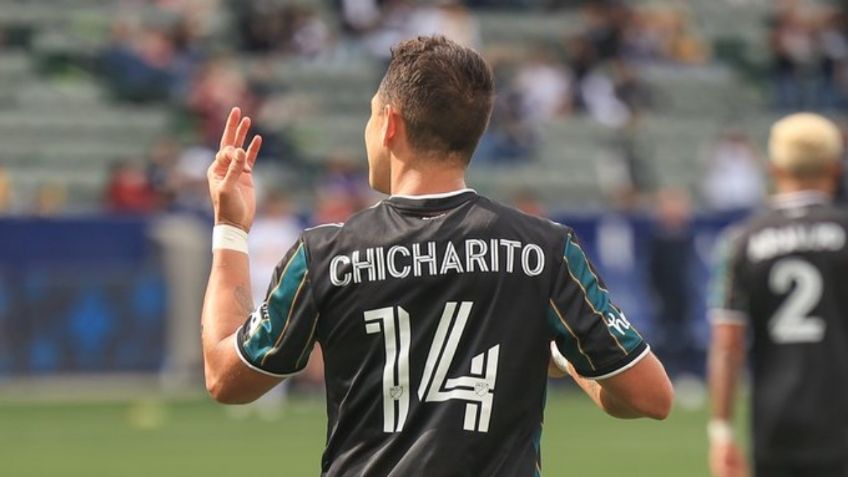 Chicharito celebra triplete con Los Angeles Galaxy, con nueva canción (VIDEO)