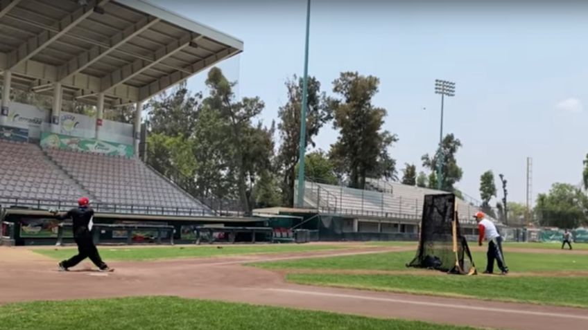 AMLO juega al béisbol con 'Zurdo' Ortiz y recuerda frase de Babe Ruth (VIDEO)