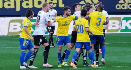 Valencia abandona partido ante Cádiz por insulto racista contra Diakhaby