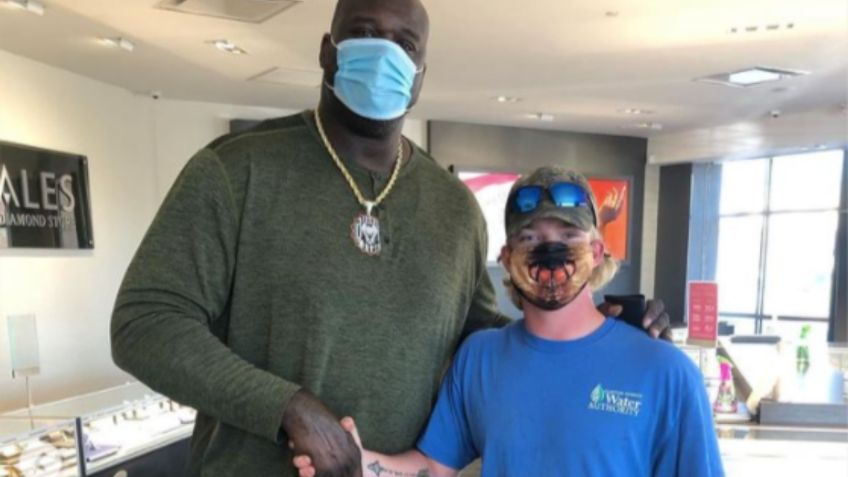 NBA: Shaquille O'Neal paga deuda de aficionado por anillo de compromiso (VIDEO)