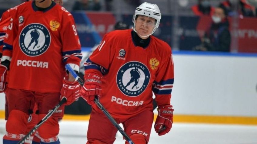 Vladimir Putin en patines: marca nueve goles en juego de hockey sobre hielo