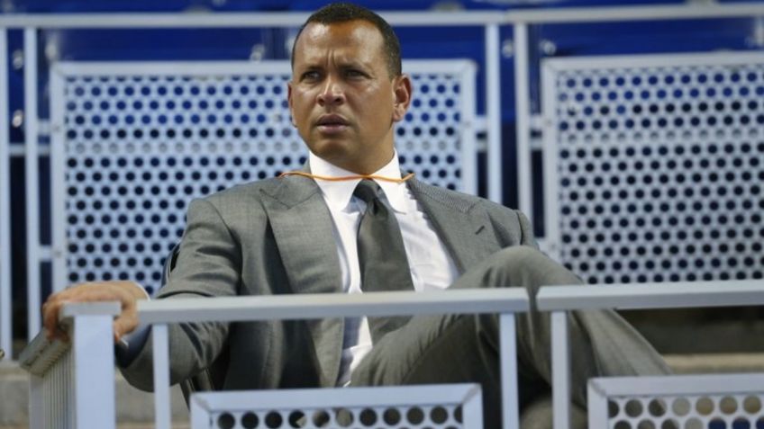Alex Rodríguez se consuela tras romper con J-Lo y se compra un equipo de NBA
