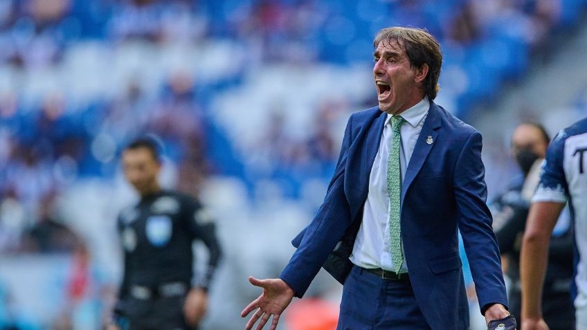 Almada fue BAÑADO en cerveza tras festejar gol a afición de Rayados (VIDEO)