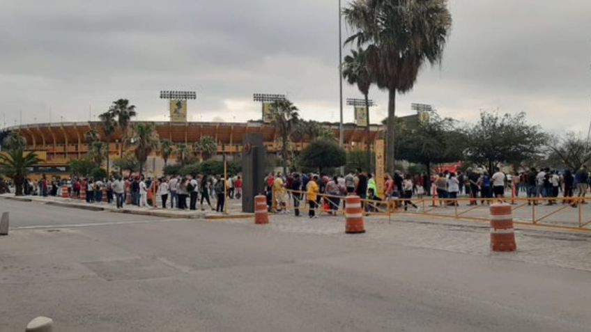 Aficionados Tigres hacen fila por ¡12 horas! para la Final de la Liga MX Femenil