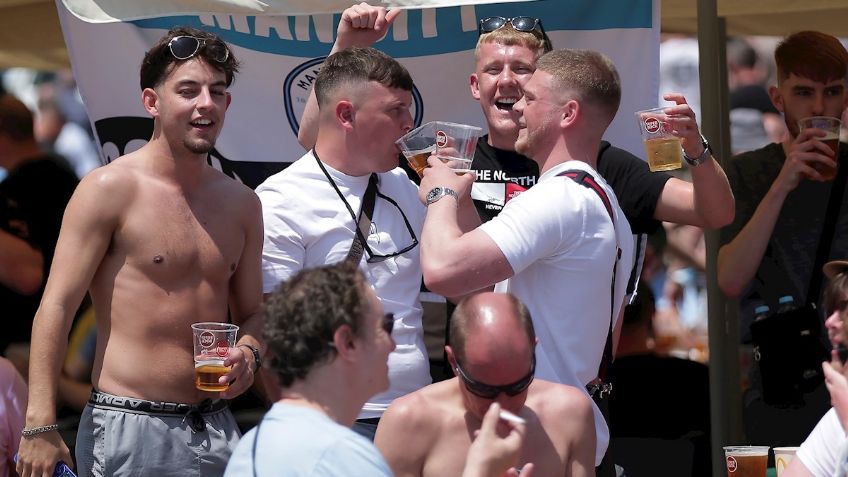 Hooligans de Manchester City y Chelsea causan disturbios antes de final de Champions