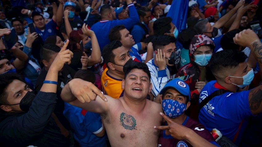 Cruz Azul: Hubo reventa de boletos durante serenata de aficionados en hotel