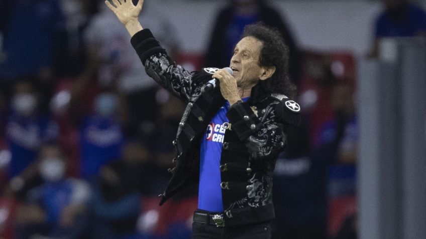 Cruz Azul vs Santos: El Tri de Alex Lora hace show en el Estadio Azteca (VIDEO)