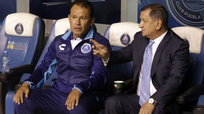 Juan Reynoso honra su promesa y tiene noble gesto con Enrique Meza (FOTOS)