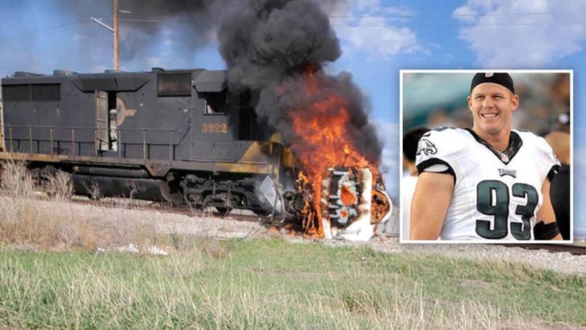 Ex jugador de la NFL salva la vida de un hombre, atrapado en un auto en llamas