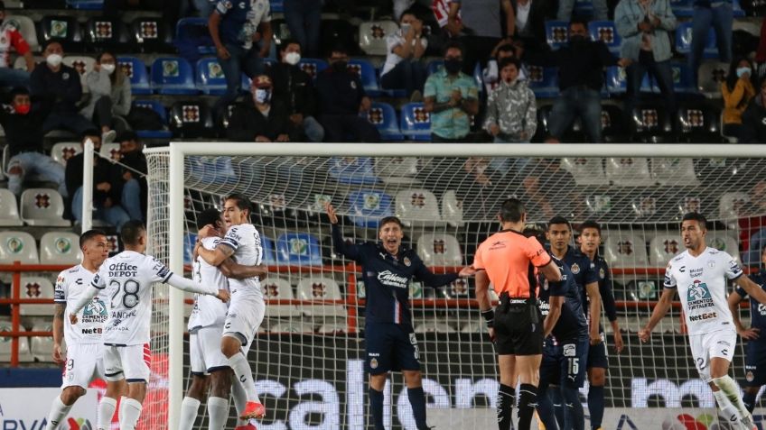 Chivas se derrumba ante Pachuca y frustra Clásico ante América en liguilla