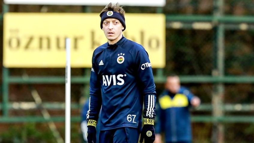 Mesut Ozil y Eva Longoria presumieron así ser propietarios del Necaxa